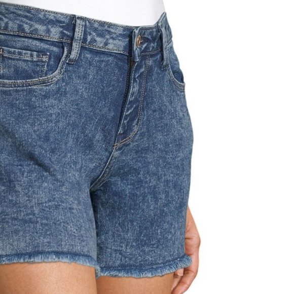 Arizona Mid Rise 4 1/2" Denim Short-Juniors SZ 5 - Picture 5 of 10